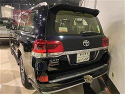 تۆیۆتا لاند کروزەر